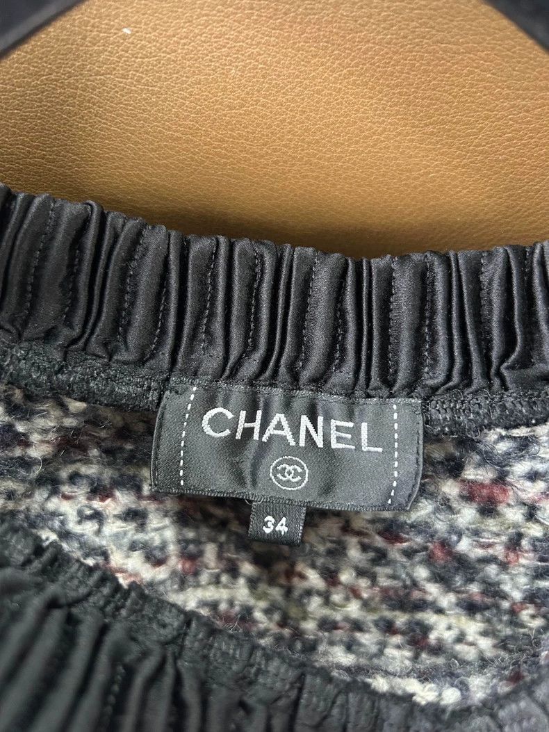 Chanel Chanel Knit Crewneck Sweater in Grey - dmc Size US XS / EU 42 / 0 - 5 Thumbnail