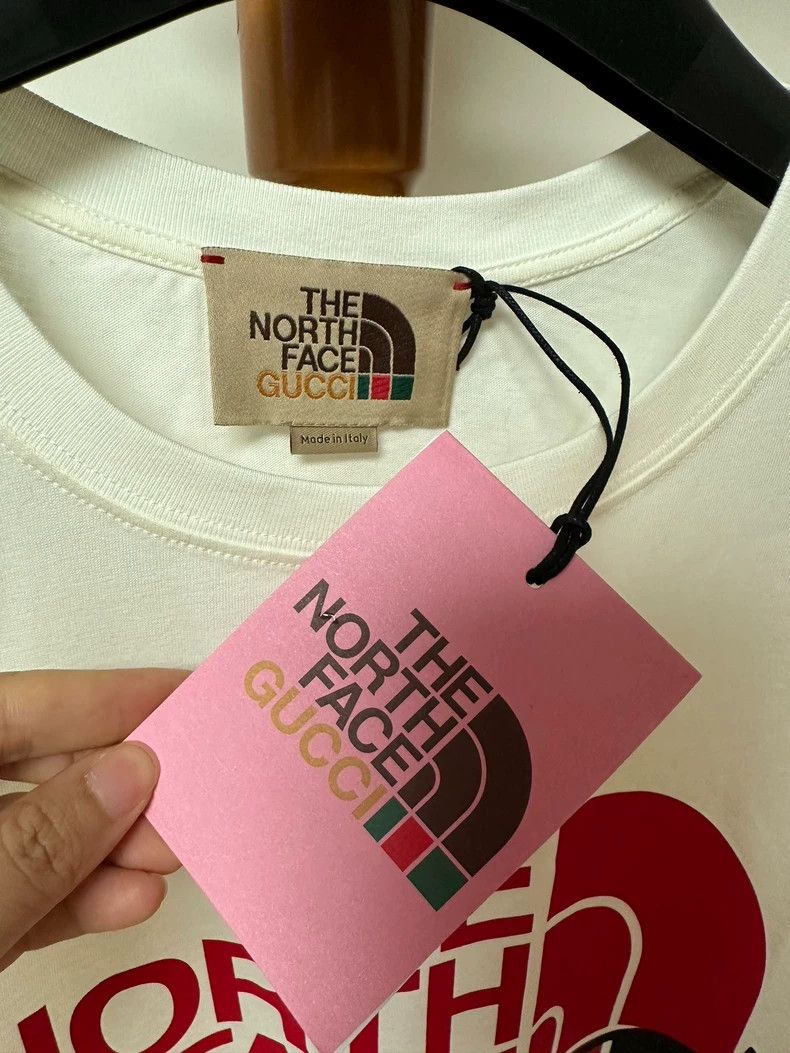 Gucci Gucci North Face White T-shirt - dmc Size US M / EU 48-50 / 2 - 4 Thumbnail