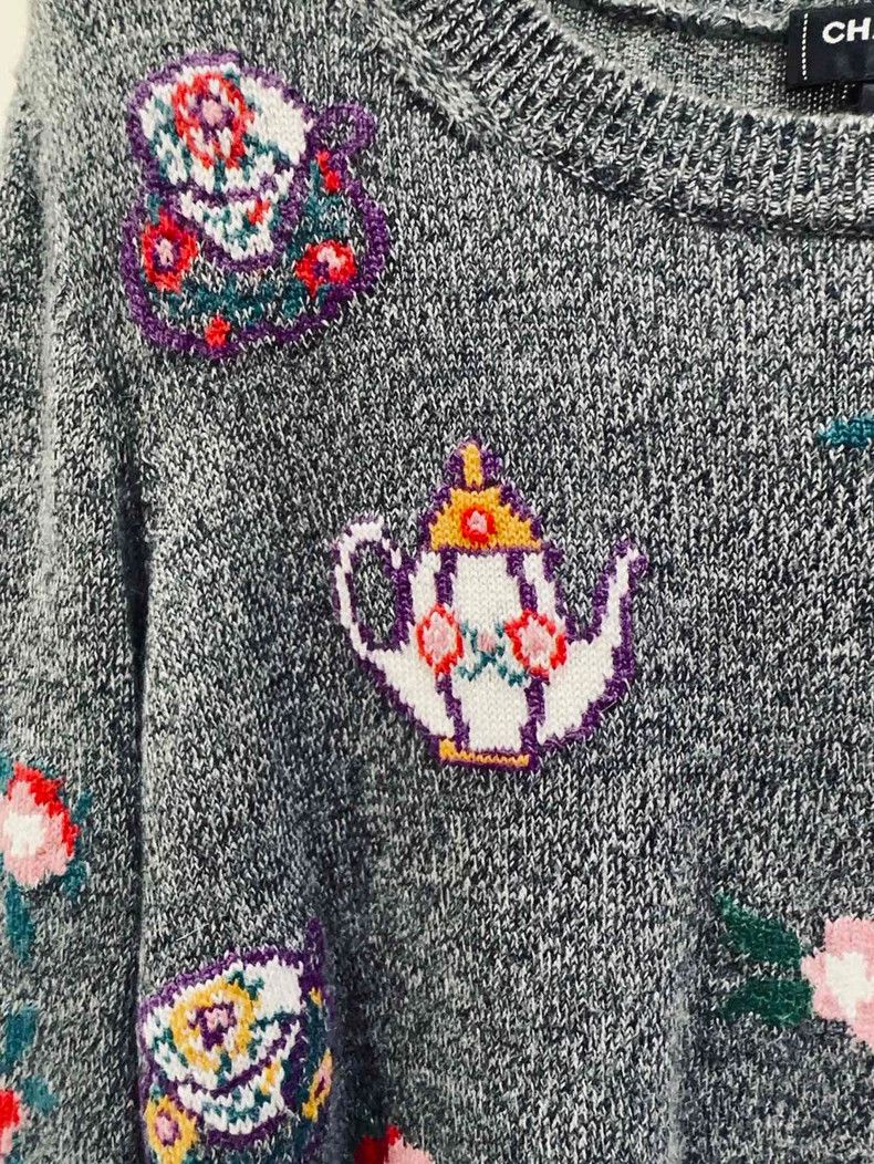 Chanel Gray Cashmere Sweater with Cute Teapot Design - dmc Size US M / EU 48-50 / 2 - 6 Thumbnail