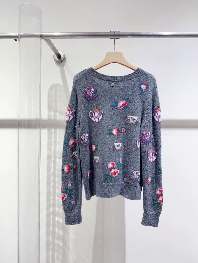 Chanel Gray Cashmere Sweater with Cute Teapot Design - dmc Size US M / EU 48-50 / 2 - 2 Thumbnail