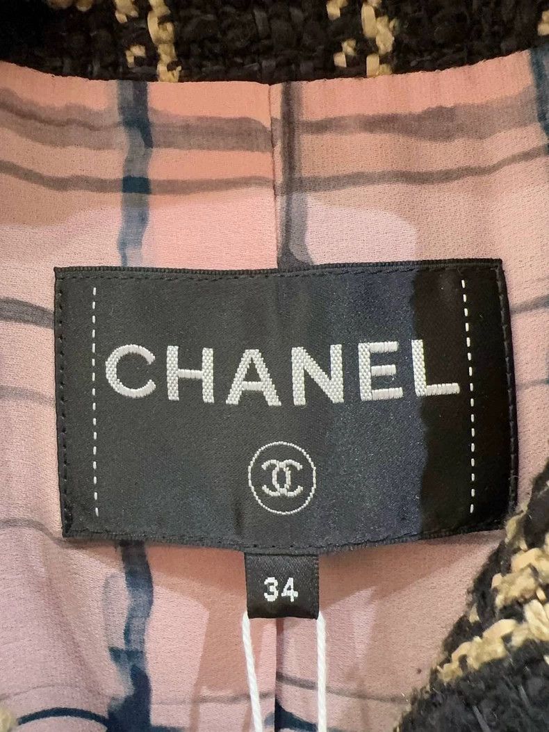 Chanel Chanel Tweed Jacket with Chain Edging - dmc Size US S / EU 44-46 / 1 - 3 Thumbnail