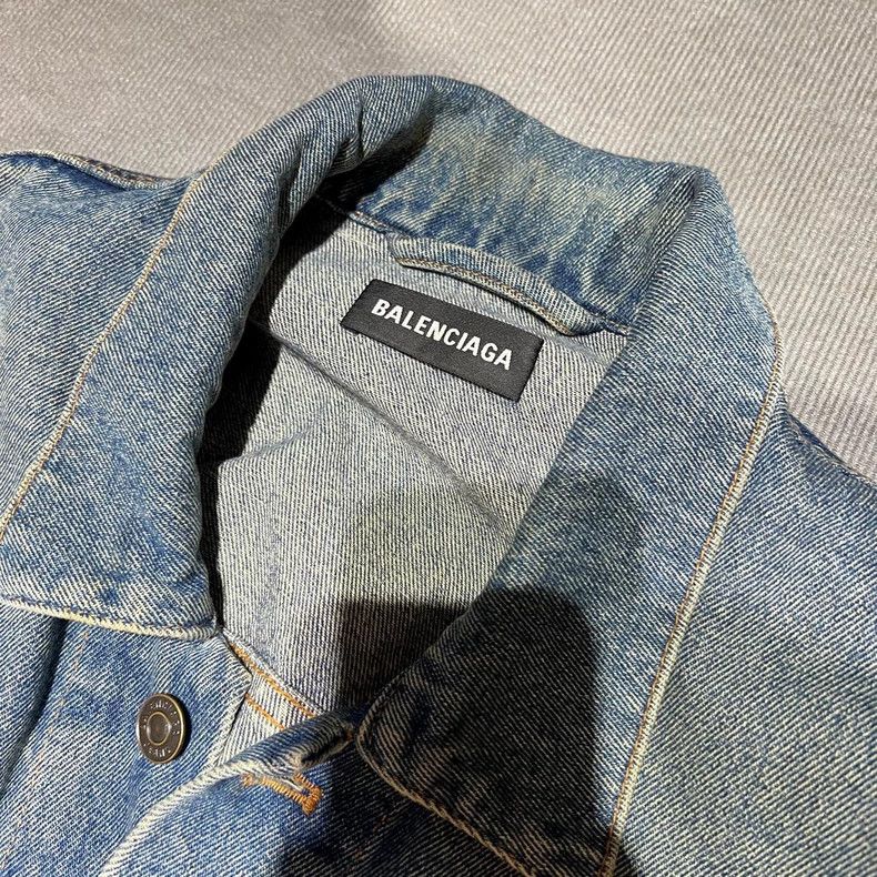 Balenciaga Balenciaga Red Logo Denim Jacket Size 48 - dmc Size US L / EU 52-54 / 3 - 4 Thumbnail