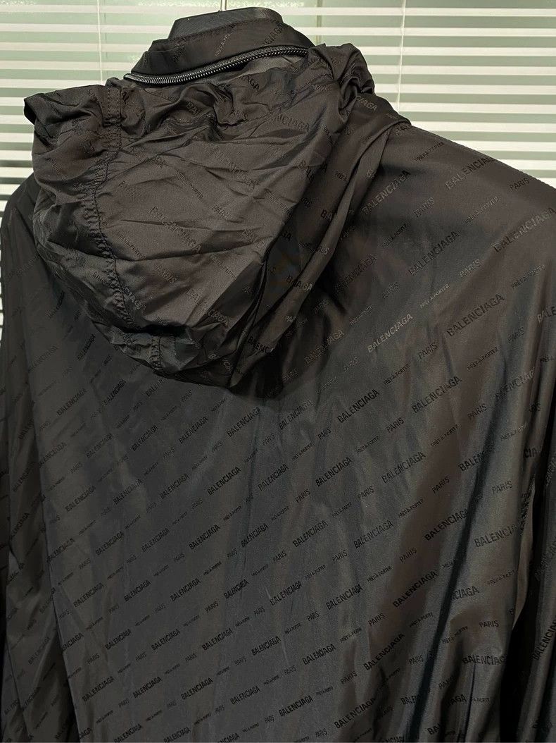Balenciaga Balenciaga Black Windbreaker with Logo Print - dmc Size US XS / EU 42 / 0 - 4 Thumbnail