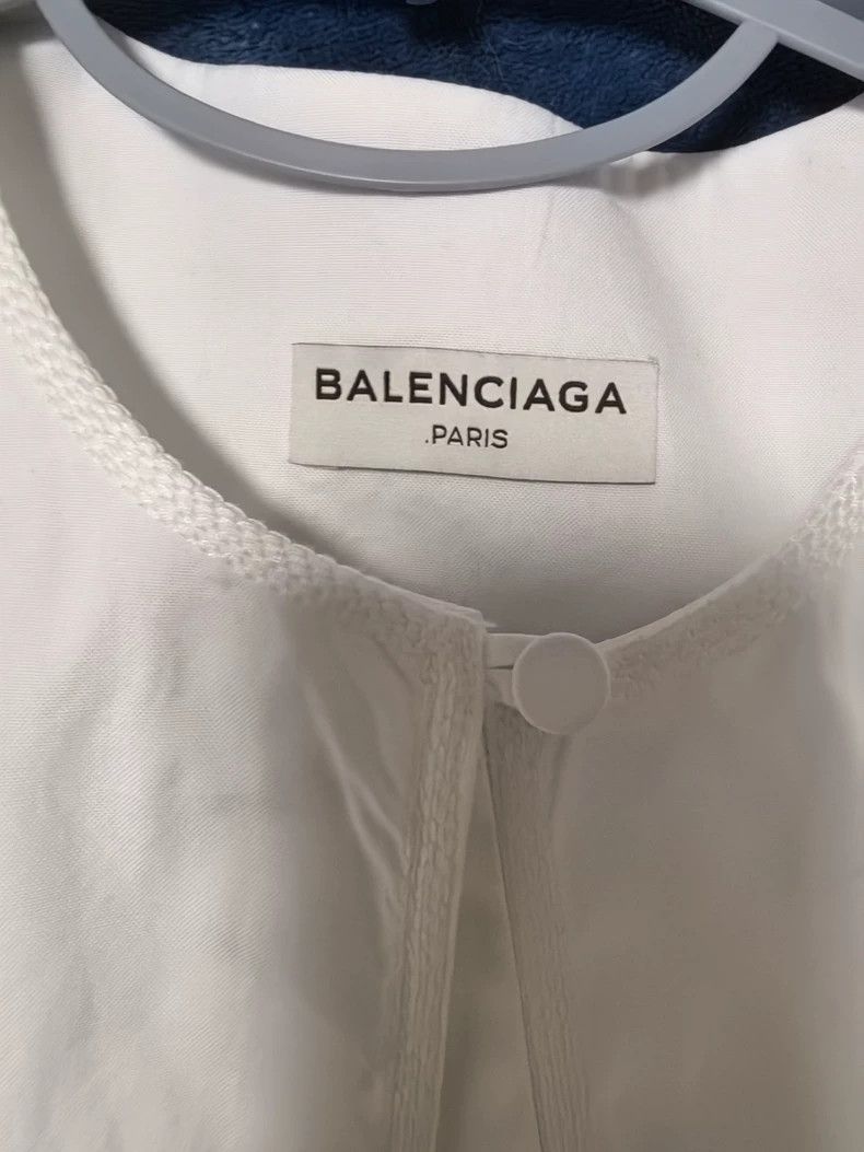Balenciaga Balenciaga White Shirt with Unique Cut - dmc Size US M / EU 48-50 / 2 - 3 Thumbnail