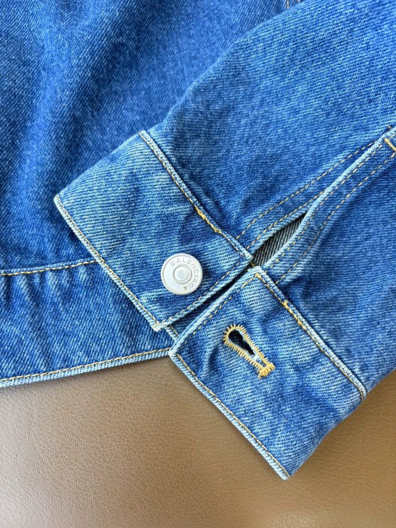 Balenciaga Balenciaga Cropped Denim Jacket F36 - dmc Size US M / EU 48-50 / 2 - 5 Thumbnail
