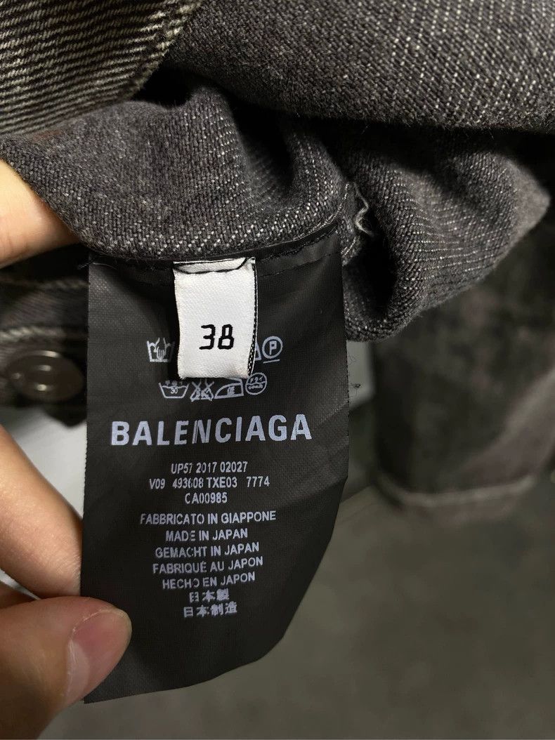 Balenciaga Balenciaga Water-Washed Denim Jacket with Logo - dmc Size US M / EU 48-50 / 2 - 6 Thumbnail