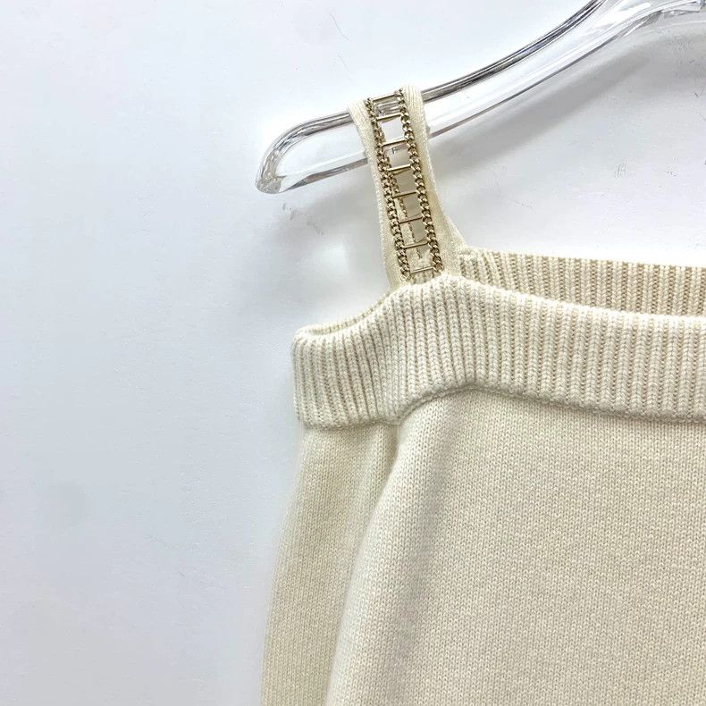 Chanel Chanel Beige Off-Shoulder Cashmere Knit Sweater - dmc Size US XXS / EU 40 - 3 Thumbnail