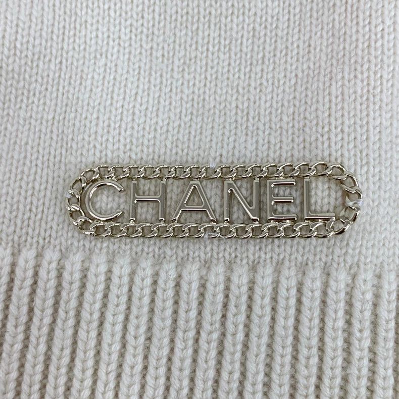 Chanel Chanel Beige Off-Shoulder Cashmere Knit Sweater - dmc Size US XXS / EU 40 - 5 Thumbnail