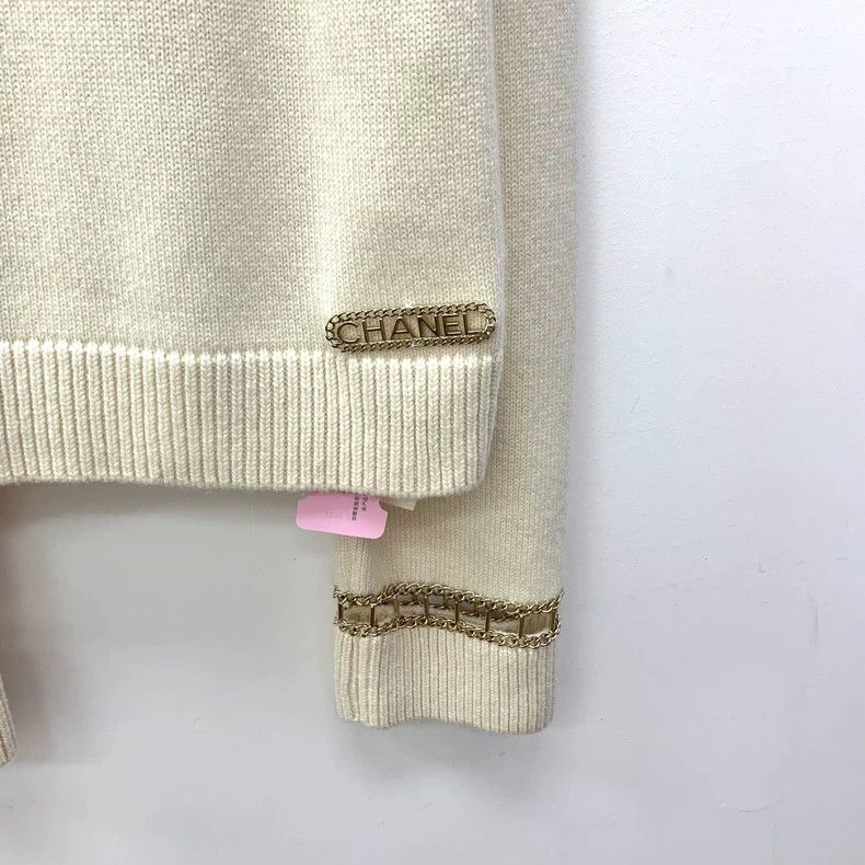 Chanel Chanel Beige Off-Shoulder Cashmere Knit Sweater - dmc Size US XXS / EU 40 - 4 Thumbnail
