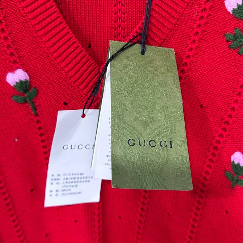 Gucci Red Floral V-Neck Knit Sweater by Gucci - dmc Size US S / EU 44-46 / 1 - 5 Thumbnail