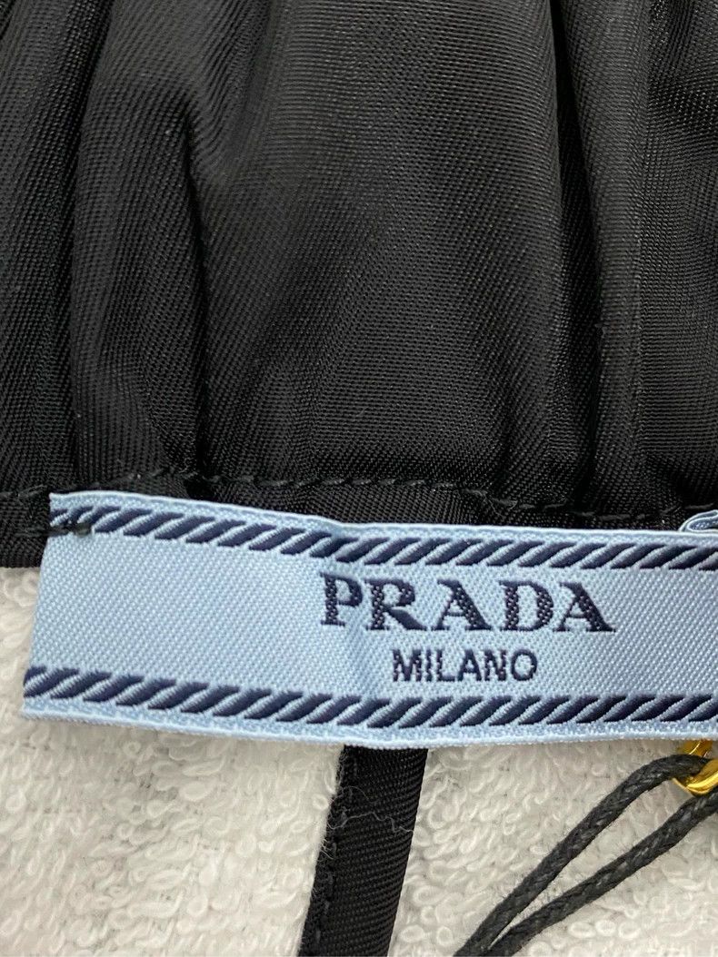 Prada Prada White Casual Shorts with Metal Logo - dmc Size US 31 - 3 Thumbnail