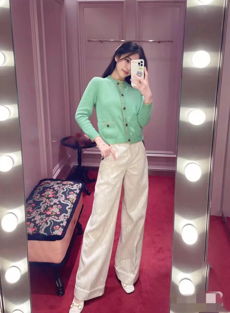Gucci Gucci Knit Cardigan in Almost New Condition - dmc Size US XS / EU 42 / 0 - 7 Thumbnail