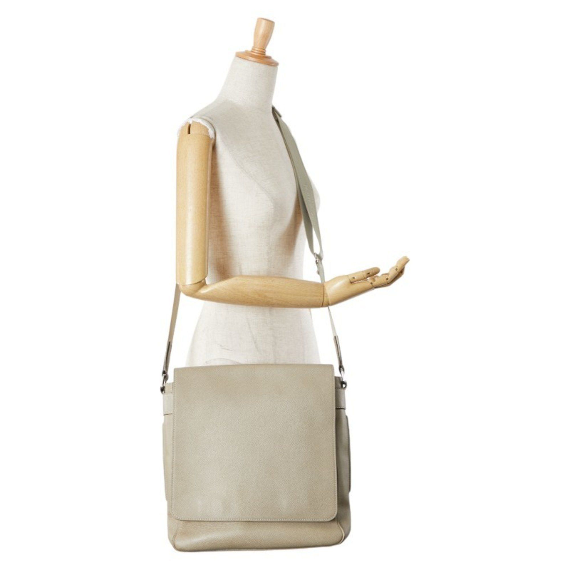 Louis Vuitton Louis Vuitton Taiga Milo Shoulder Bag M32633 Polaire Beige Leather Women's LOUIS VUITTON Size ONE SIZE - 14 Thumbnail
