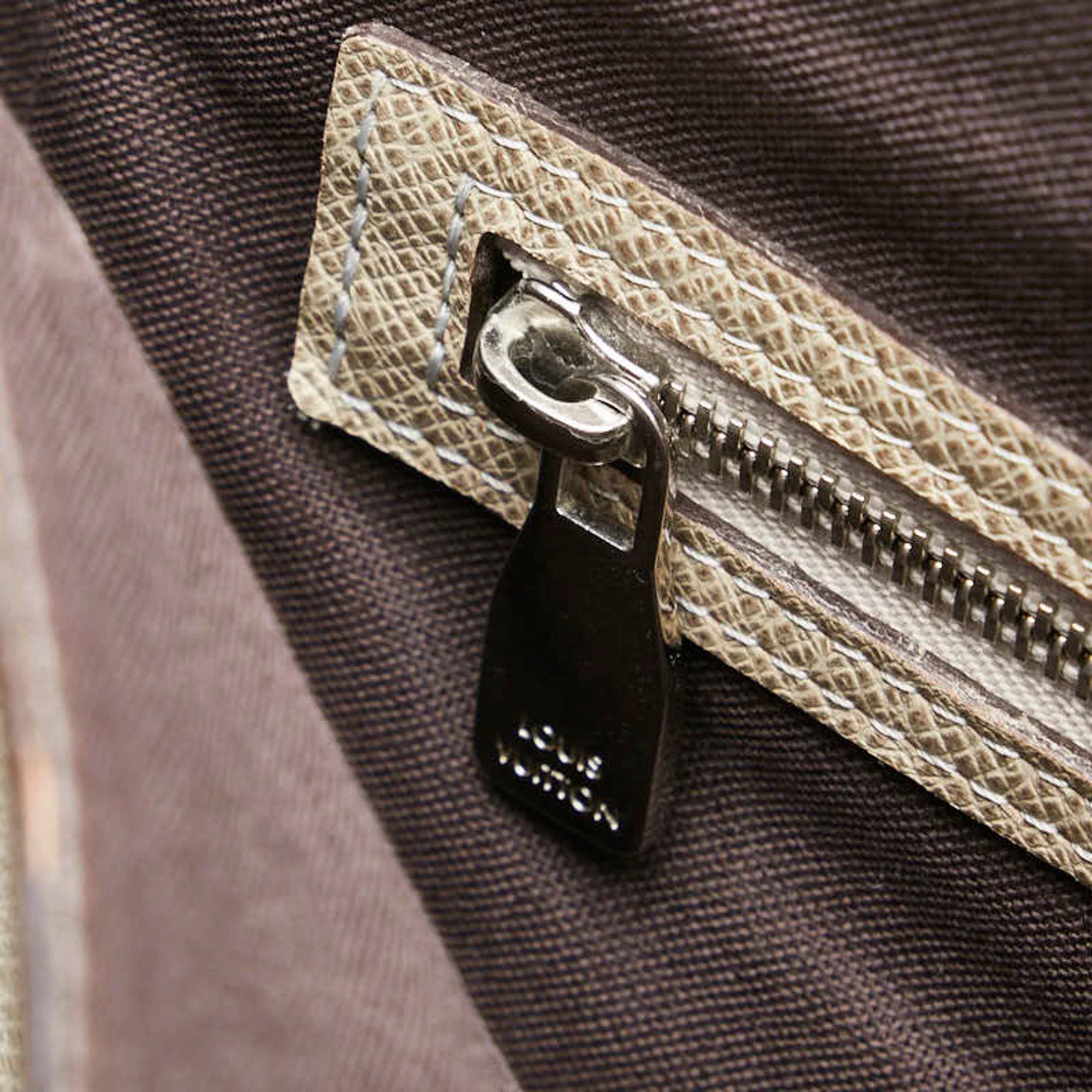 Louis Vuitton Louis Vuitton Taiga Milo Shoulder Bag M32633 Polaire Beige Leather Women's LOUIS VUITTON Size ONE SIZE - 11 Thumbnail