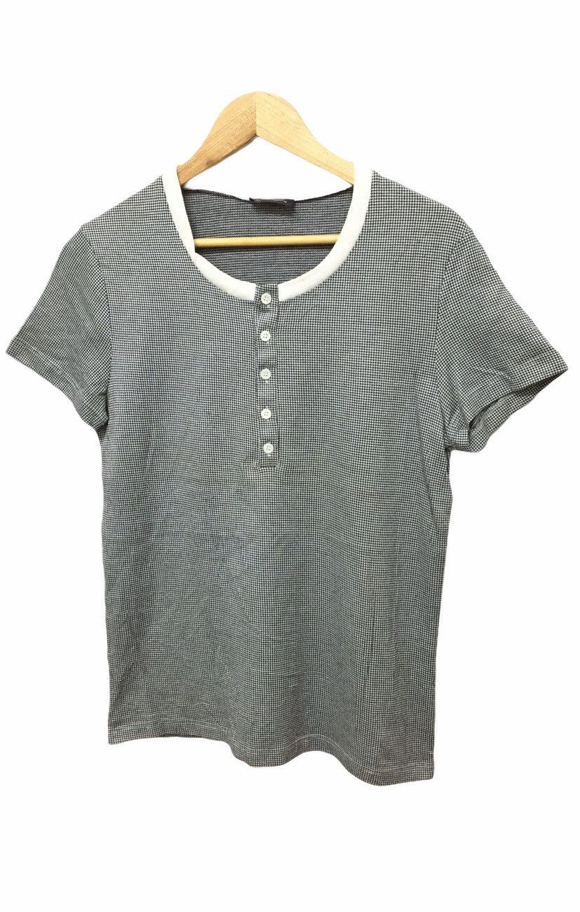 checkerboard button tee