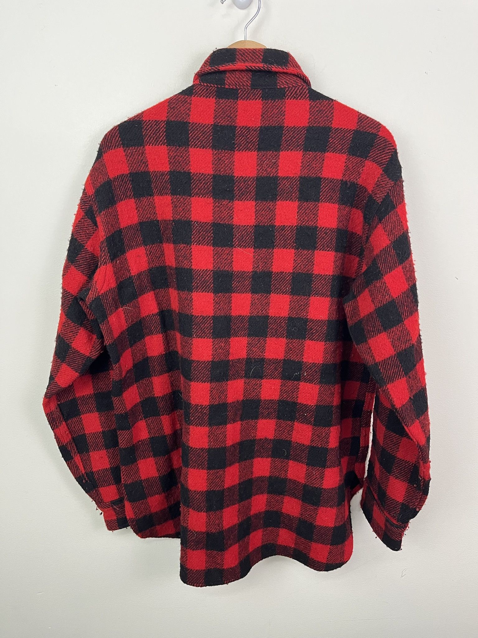 Flannel × Vintage × Woolrich Woolen Mills Vitnage 80s Woolrich Buffalo Plaid Thick Wool Flannel Shirt Size M Size US M / EU 48-50 / 2 - 3 Thumbnail