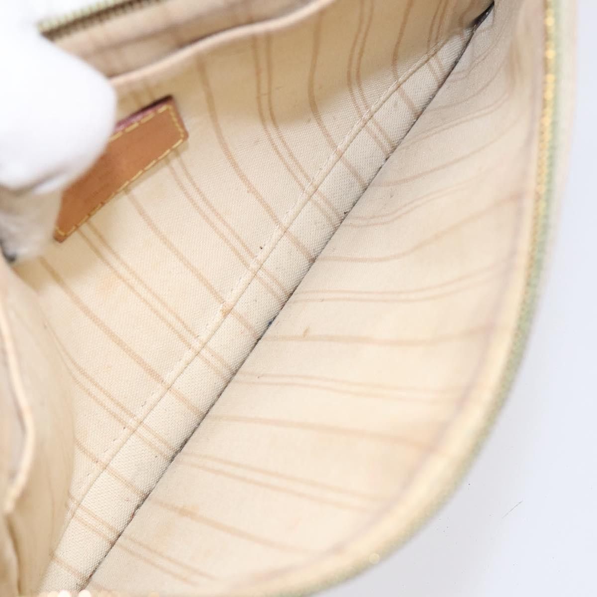 Pochette Accessoire Beige Canvas Clutch Bag (Pre-Owned)