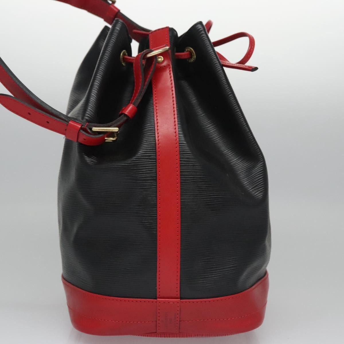 Louis Vuitton Noe Black Leather Shoulder Bag (Pre-Owned) Size ONE SIZE - 5 Thumbnail