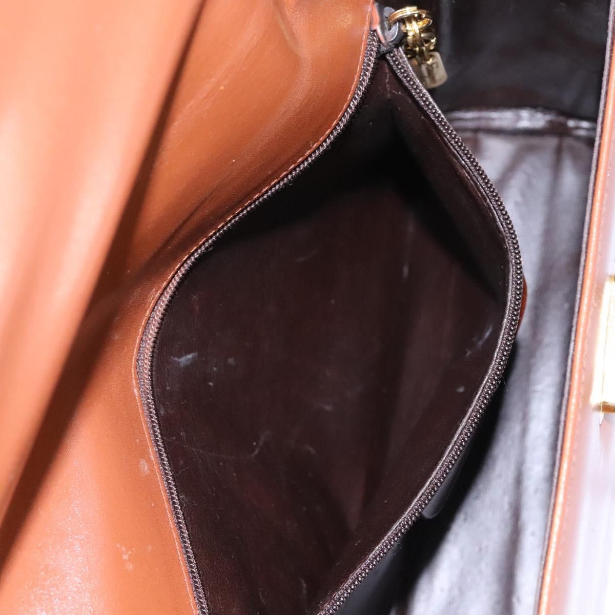 Salvatore Ferragamo Gancini Brown Leather Shoulder Bag (Pre-Owned) Size ONE SIZE - 17 Thumbnail