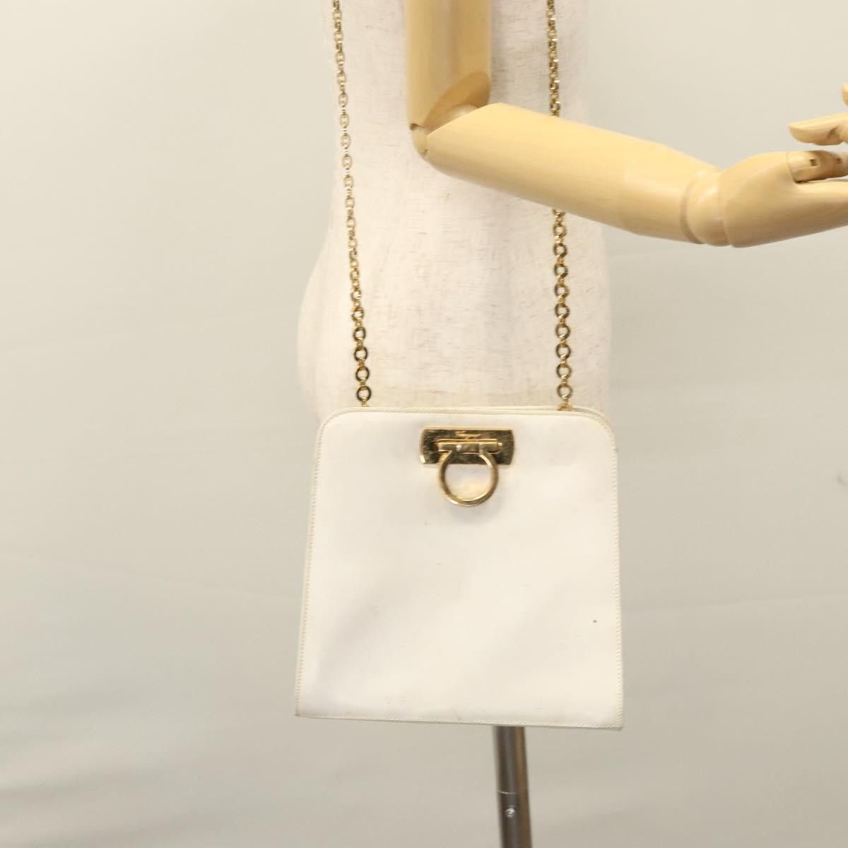 Salvatore Ferragamo White Leather Shoulder Bag (Pre-Owned) Size ONE SIZE - 14 Thumbnail