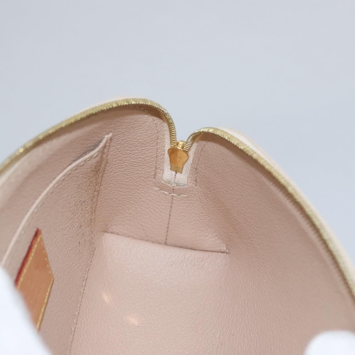 Louis Vuitton Cosmetic Pouch Beige Canvas Clutch Bag (Pre-Owned) Size ONE SIZE - 16 Thumbnail