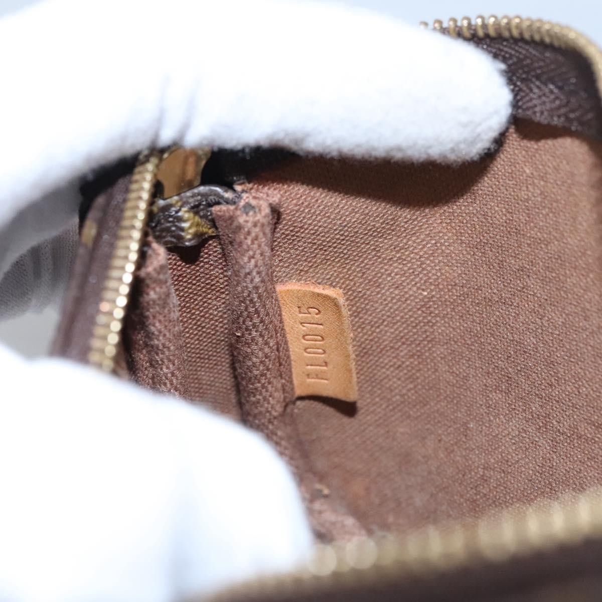 Louis Vuitton Mini Pochette Accessoires Brown Canvas Clutch Bag Size ONE SIZE - 18 Thumbnail