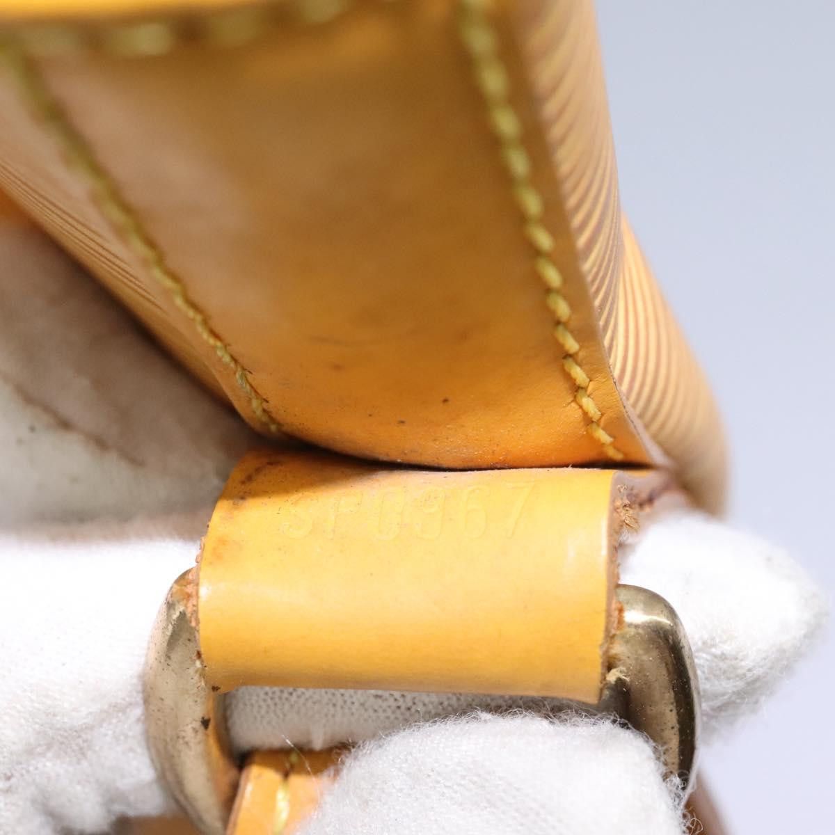 Louis Vuitton Noé Yellow Leather Shoulder Bag (Pre-Owned) Size ONE SIZE - 18 Thumbnail