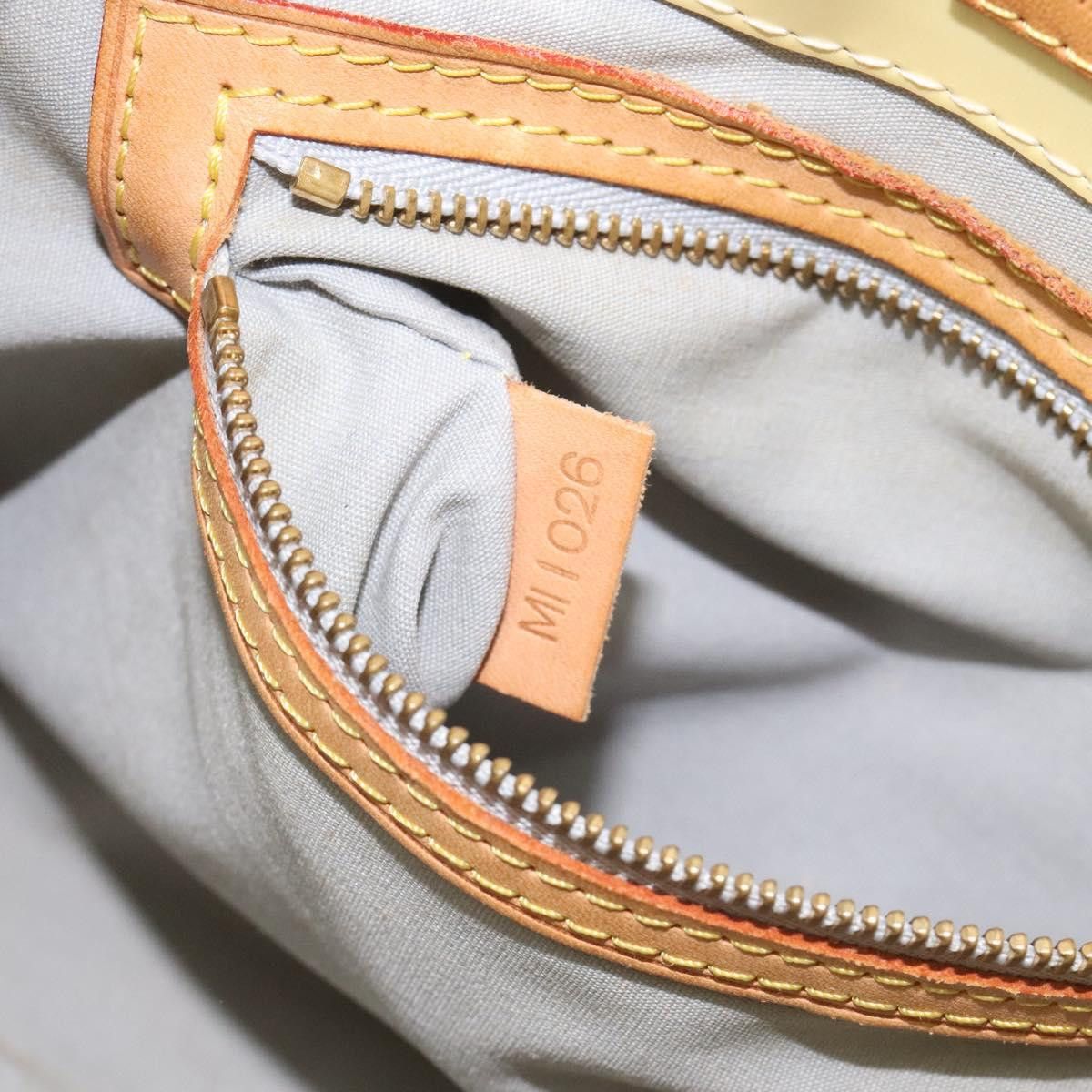 Louis Vuitton Reade Yellow Patent Leather Handbag (Pre-Owned) Size ONE SIZE - 14 Thumbnail