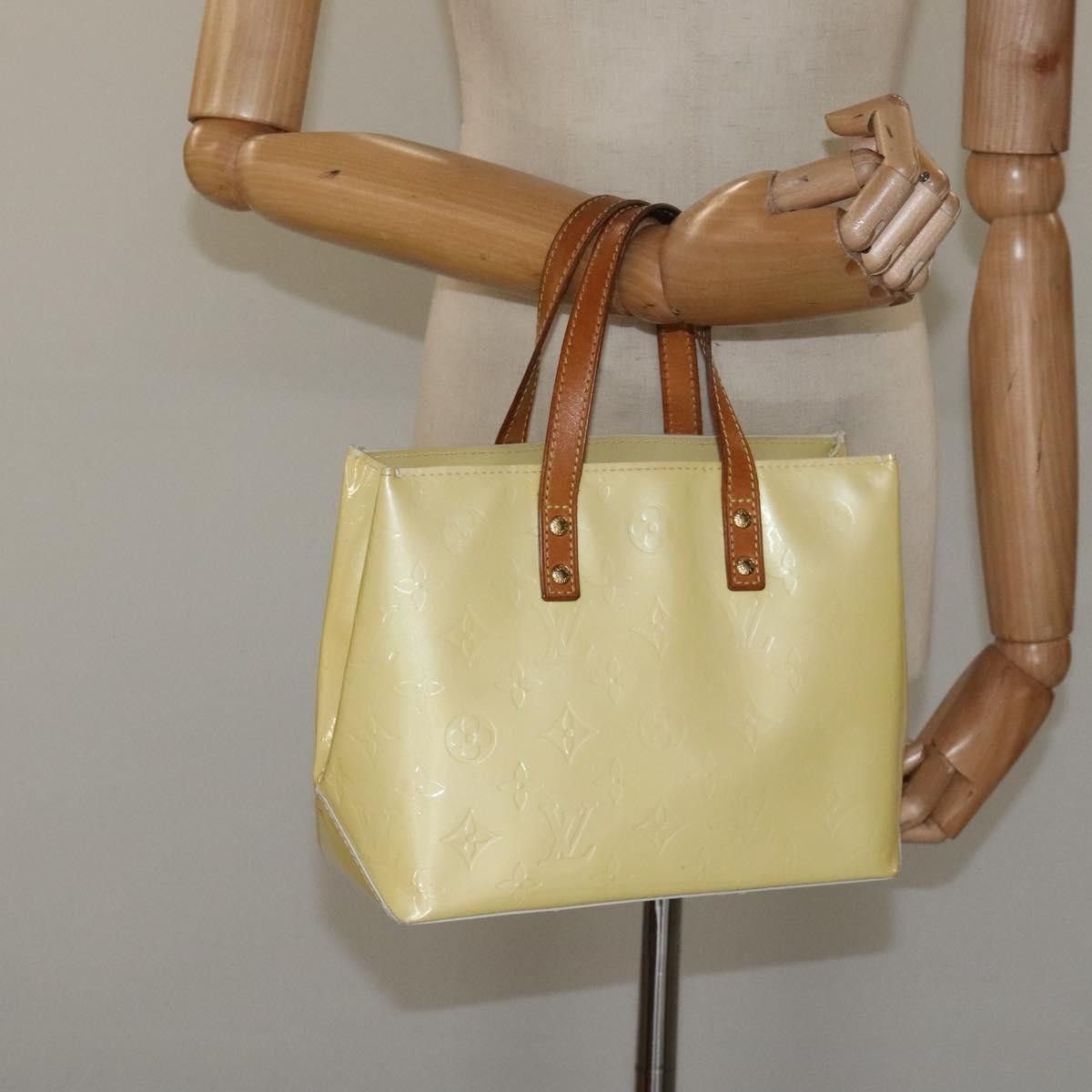 Louis Vuitton Reade Yellow Patent Leather Handbag (Pre-Owned) Size ONE SIZE - 15 Thumbnail