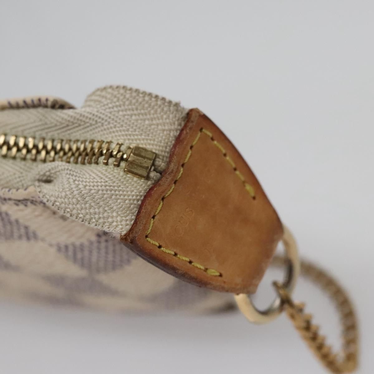 Louis Vuitton Pochette Accessoire White Canvas Clutch Bag (Pre-Owned) Size ONE SIZE - 18 Thumbnail