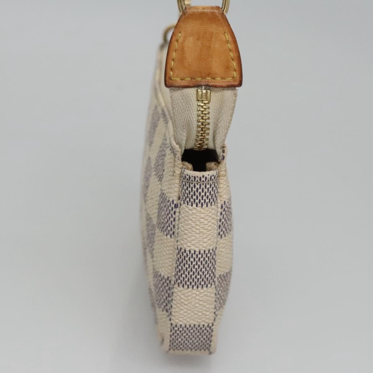 Louis Vuitton Pochette Accessoire White Canvas Clutch Bag (Pre-Owned) Size ONE SIZE - 3 Thumbnail