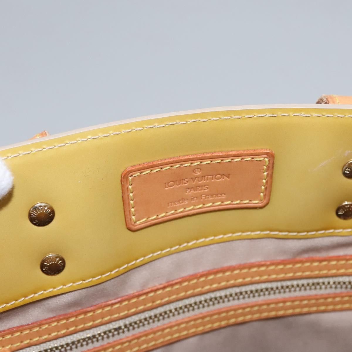 Louis Vuitton Reade Beige Patent Leather Handbag (Pre-Owned) Size ONE SIZE - 17 Thumbnail