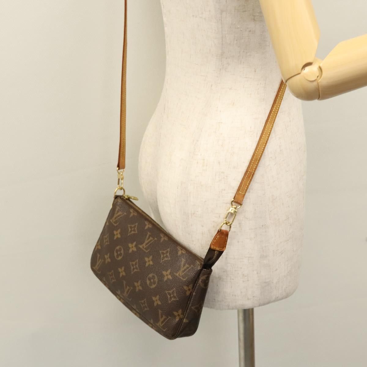 Louis Vuitton Pochette Accessoire Brown Canvas Clutch Bag (Pre-Owned) Size ONE SIZE - 16 Thumbnail