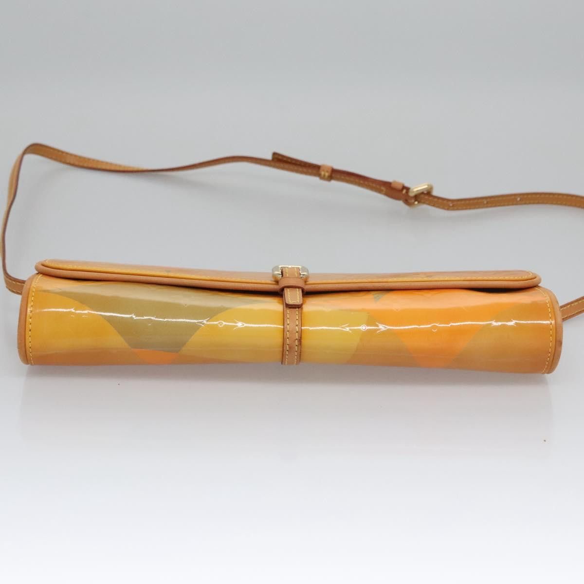 Louis Vuitton Yellow Patent Leather Clutch Bag (Pre-Owned) Size ONE SIZE - 19 Thumbnail