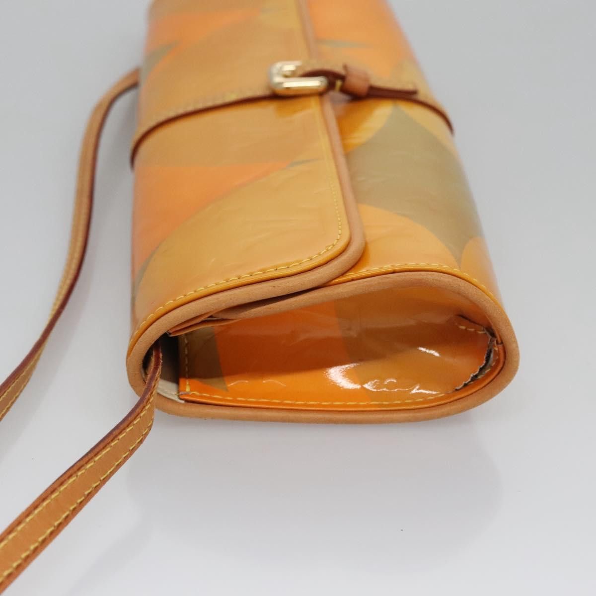 Louis Vuitton Yellow Patent Leather Clutch Bag (Pre-Owned) Size ONE SIZE - 4 Thumbnail