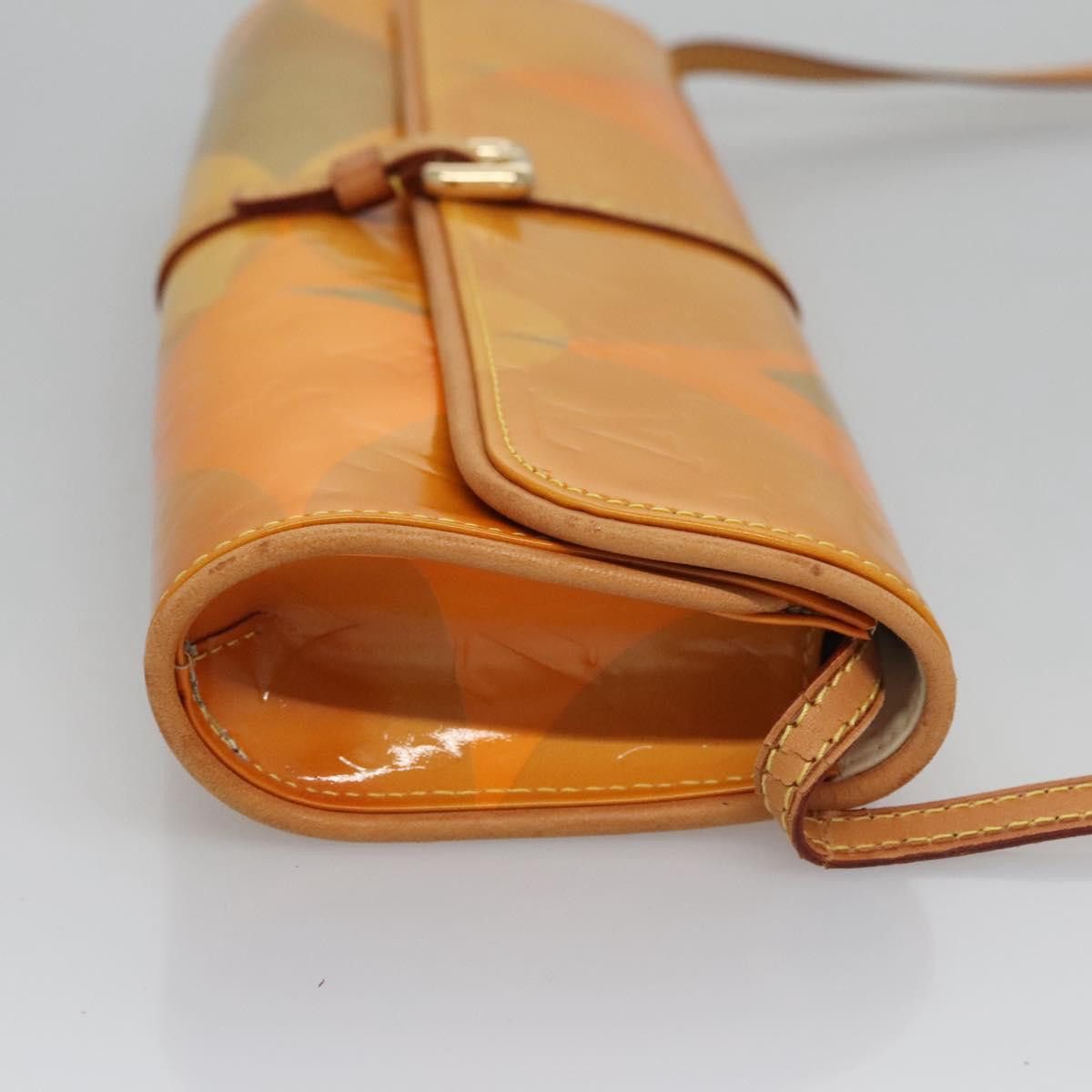 Louis Vuitton Yellow Patent Leather Clutch Bag (Pre-Owned) Size ONE SIZE - 3 Thumbnail