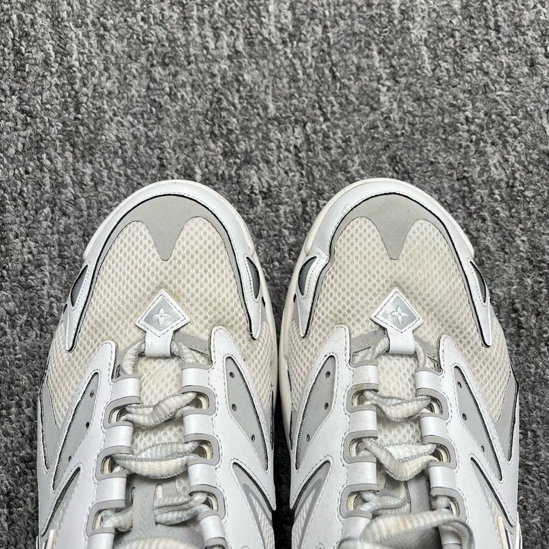 Louis Vuitton Louis Vuitton LV Runner Tatic Sneakers Size 41 Size US 8 / EU 41 - 3 Thumbnail