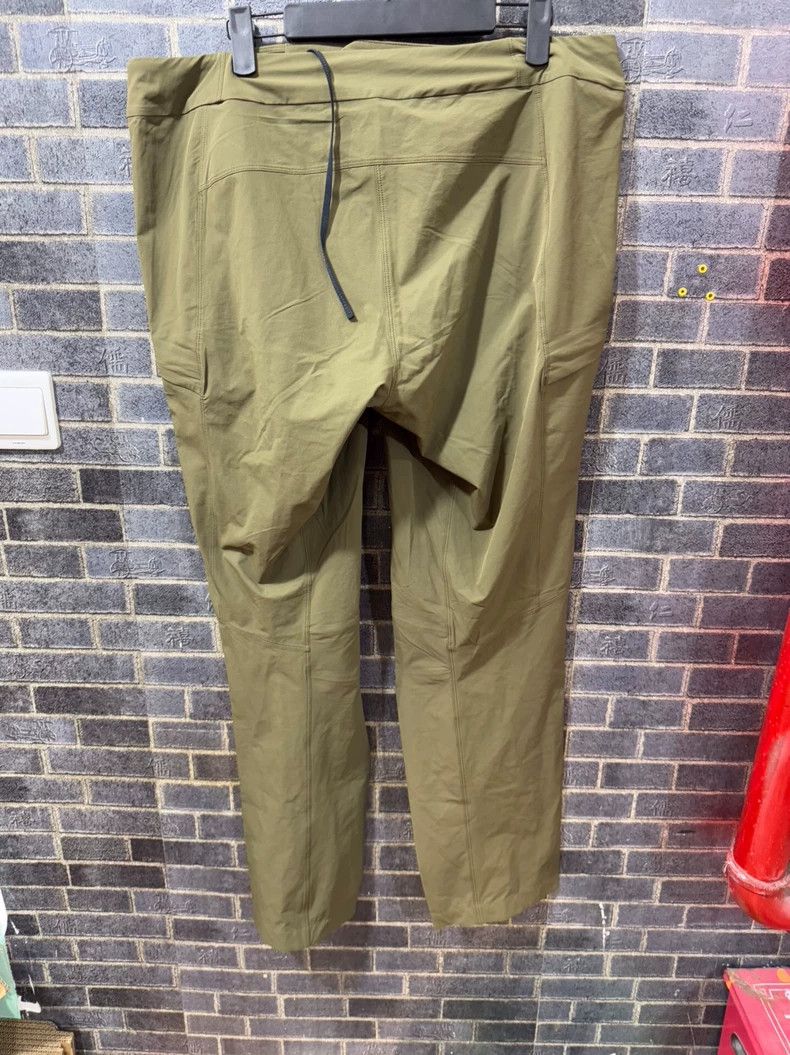 Arc'teryx ARCTERYX Lightweight Trousers with Cargo Pockets Size US 36 / EU 52 - 2 Thumbnail