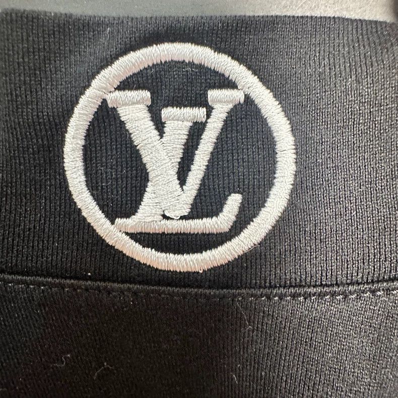 Louis Vuitton Louis Vuitton Black Embroidered Logo Short Sleeve Size US XS / EU 42 / 0 - 3 Thumbnail