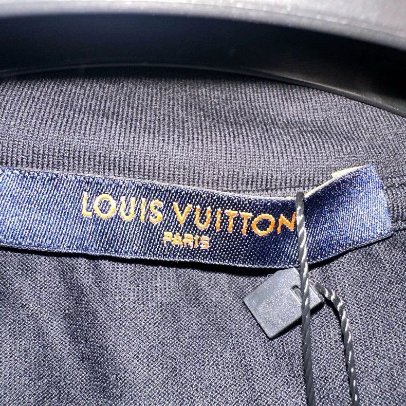 Louis Vuitton Louis Vuitton Black Embroidered Logo Short Sleeve Size US XS / EU 42 / 0 - 4 Thumbnail