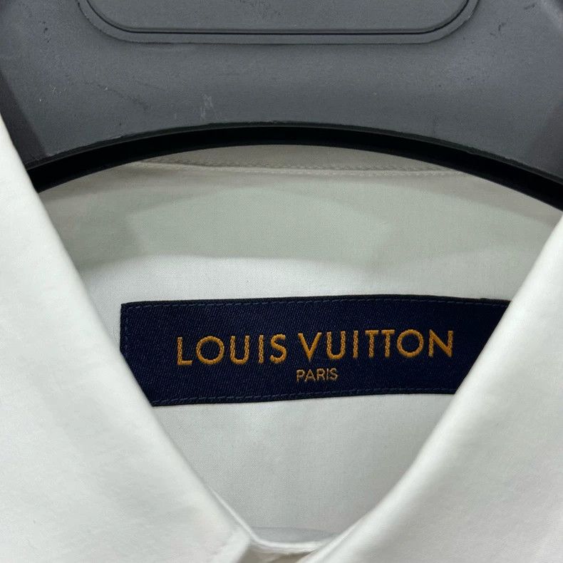 Louis Vuitton Louis Vuitton Embroidered Letter Shirt Size L Size US L / EU 52-54 / 3 - 4 Thumbnail