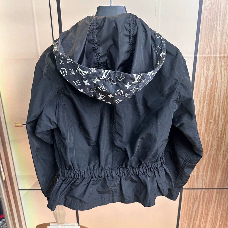 Louis Vuitton Louis Vuitton Hooded Parka Coat in Black Size US S / EU 44-46 / 1 - 2 Thumbnail