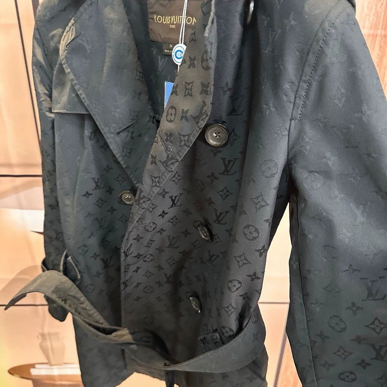Louis Vuitton Louis Vuitton Black Monogram Trench Coat Size US S / EU 44-46 / 1 - 3 Thumbnail