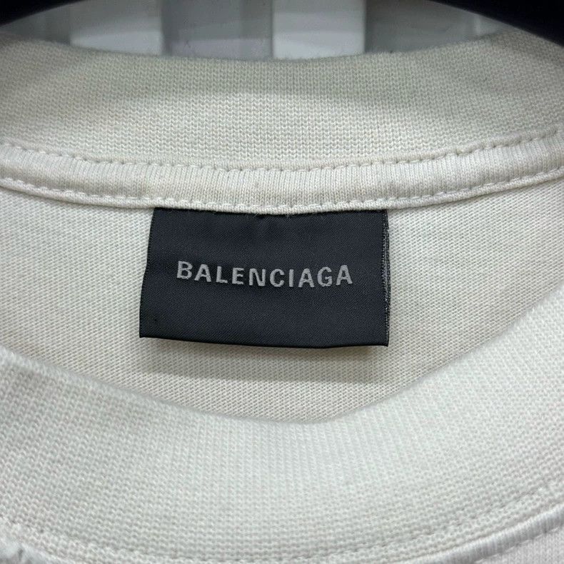 Balenciaga Balenciaga Be Different Short Sleeve T-Shirt Size US S / EU 44-46 / 1 - 4 Thumbnail