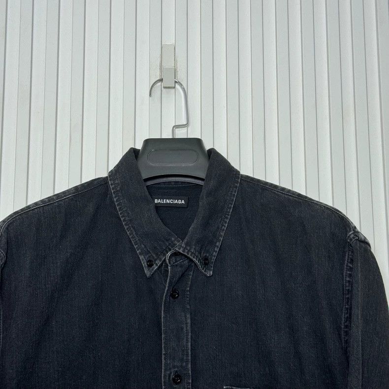 Balenciaga Balenciaga Denim Shirt with Green Lettering Size US M / EU 48-50 / 2 - 3 Thumbnail