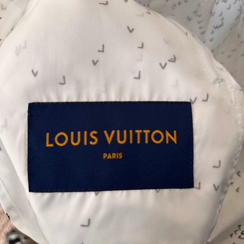 Louis Vuitton Louis Vuitton White Logo Hooded Windbreaker Jacket Size US L / EU 52-54 / 3 - 4 Thumbnail