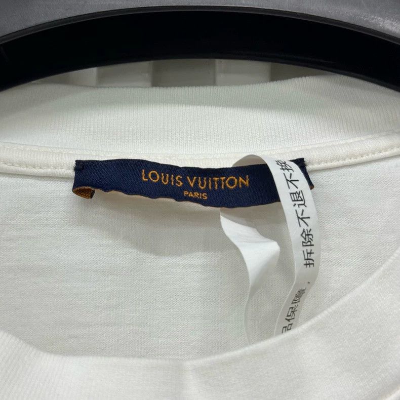 Louis Vuitton Louis Vuitton x NBA White Logo Short Sleeve T-shirt Size US XL / EU 56 / 4 - 4 Thumbnail
