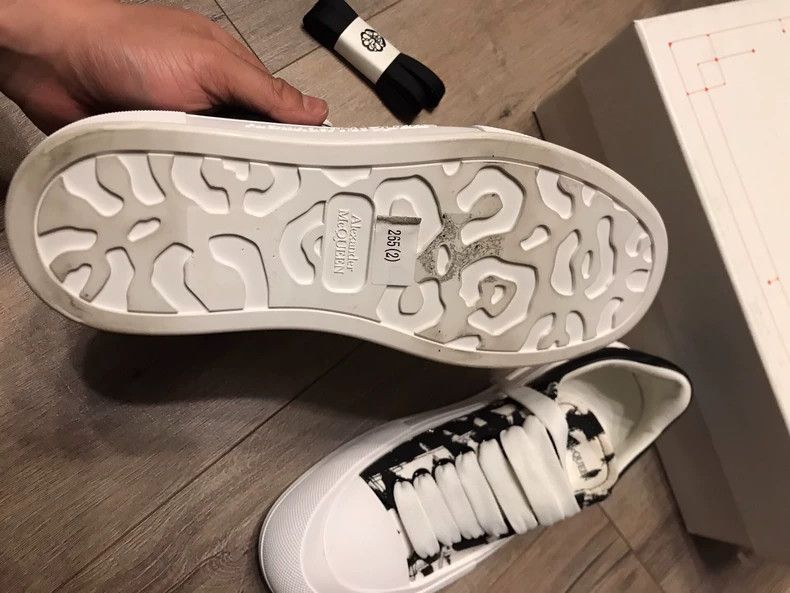 Alexander McQueen Alexander McQueen Casual Sneakers with Graffiti Design Size US 10.5 / EU 43-44 - 5 Thumbnail