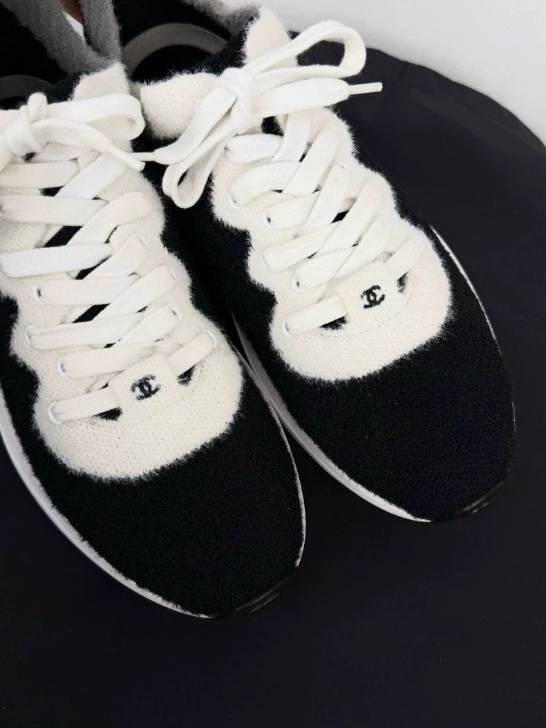 Chanel Chanel Sneakers Size 38.5 Black and White Size US 7.5 / EU 40-41 - 2 Thumbnail