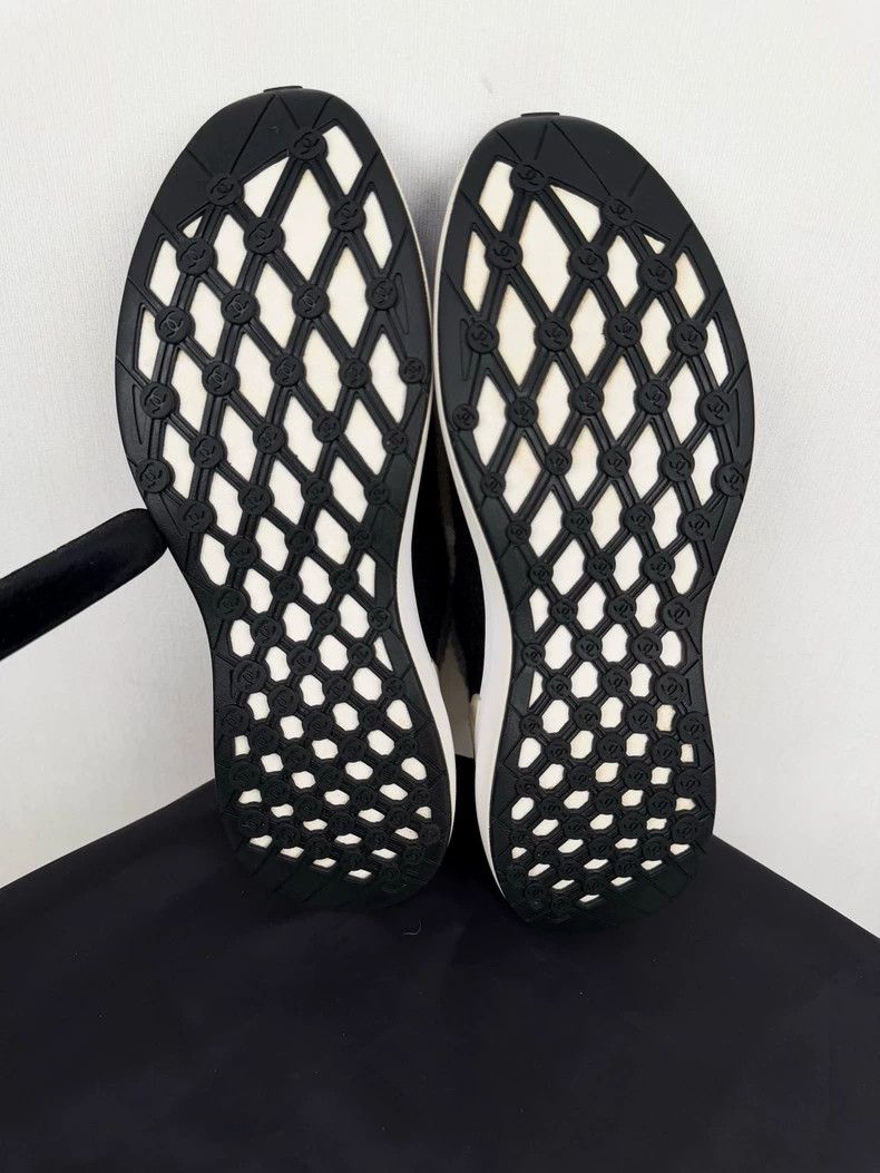 Chanel Chanel Sneakers Size 38.5 Black and White Size US 7.5 / EU 40-41 - 8 Thumbnail